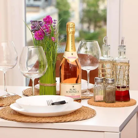 Апартамент Shik & Chic In The Heart Of # 5min From # New