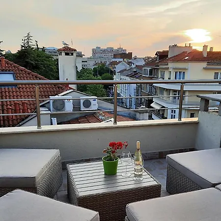 Апартамент Shik & Chic In The Heart Of # 5min From # New Бургас